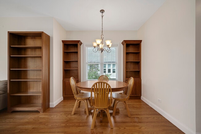 Building Photo - 430 S Highland Ave