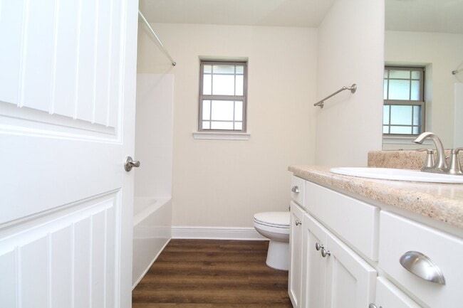 Building Photo - Ventura Estates Rental – 4 Bedrooms, 2 Bat...