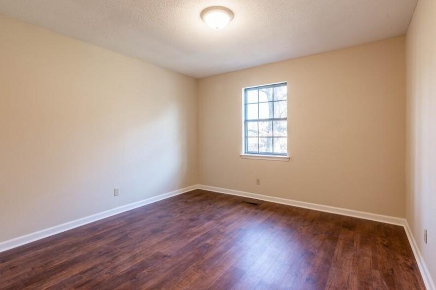 Building Photo - 306 Crisman St