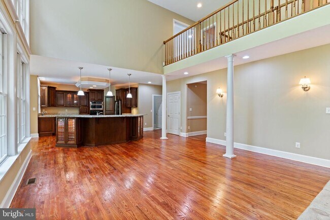 Building Photo - 45105 Mill Creek Way