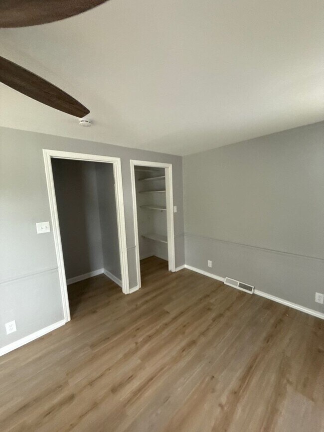 Building Photo - 3 Bedroom Home in Dearborn