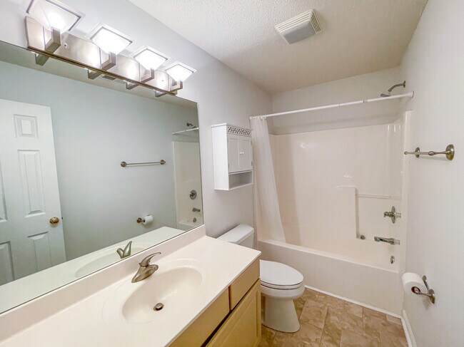 Building Photo - 156 Robinson Walk