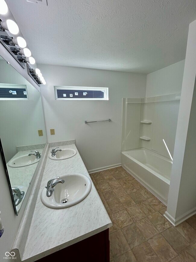 Building Photo - 4829 Penoyer Ln