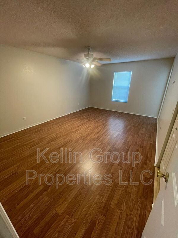 Building Photo - 161 Rebecca Dr NE