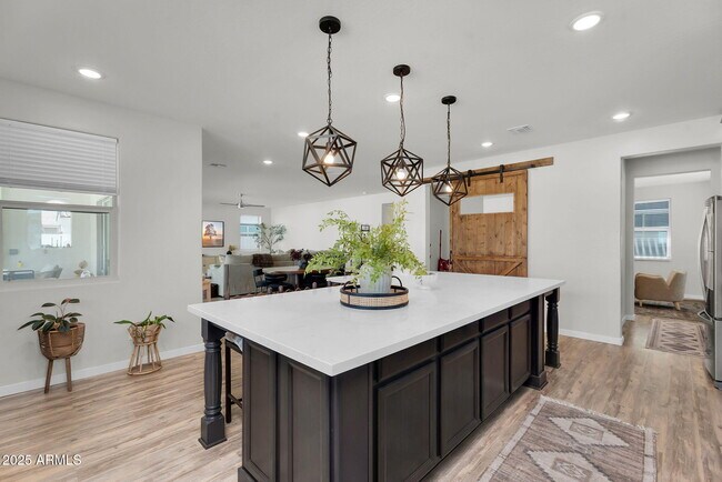 Building Photo - 9418 E Theia Dr