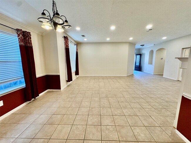 Building Photo - 20303 Misty Cove Dr