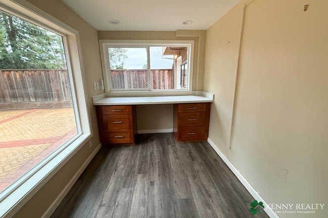 Building Photo - Nature-Surrounded 3BR/3BA Two-Story Home w/ Deck & Views — San Carlos