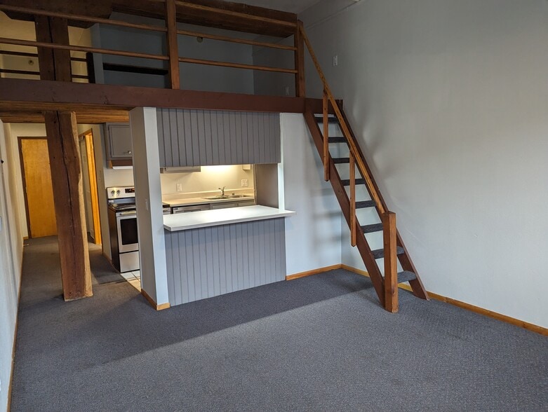 Building Photo - 222 Jay St