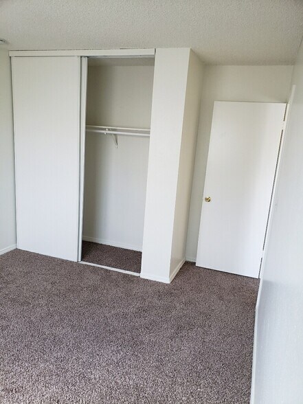 Building Photo - 3938 Irongate Ct