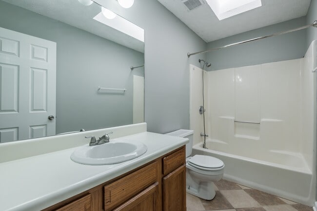 Building Photo - 420 Shelbyville Rd