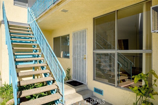 Building Photo - 208 E Chevy Chase Dr