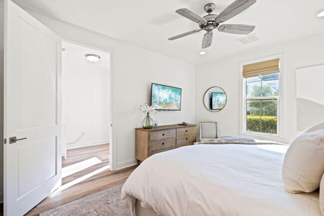 Building Photo - 84 Roundwood Dr