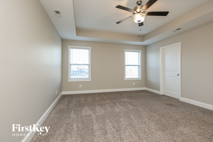 Building Photo - 1104 Eagle's View Dr