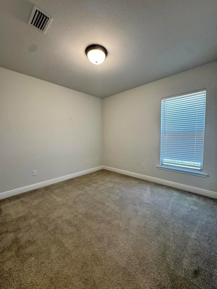 Building Photo - 5723 Maggie Rose Cir