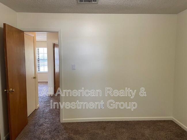 Building Photo - 112 Bayou View Dr