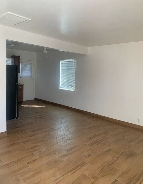 Building Photo - 4729 E 2nd St