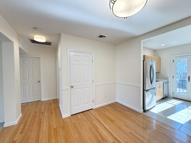 Building Photo - 55 Saugatuck Ave