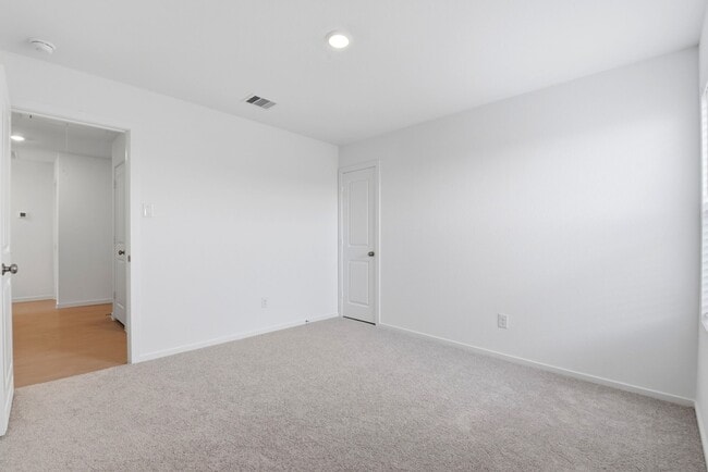 Building Photo - 26815 Rosebay Wds Dr