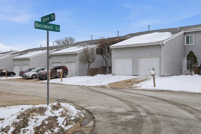 Building Photo - 269 Alpine Dr E