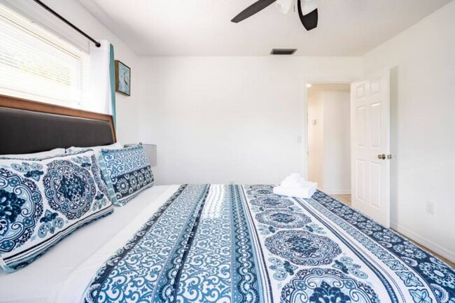 Bedroom 2 view - 4017 Audubon Dr