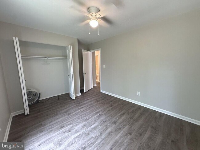 Building Photo - 9984 Shoshone Way
