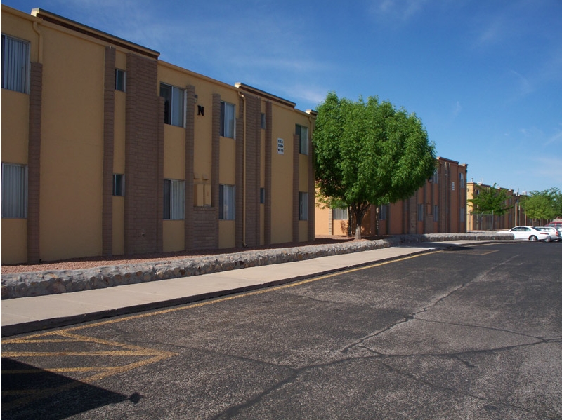 Building Photo - Lynwood Garden Apartments