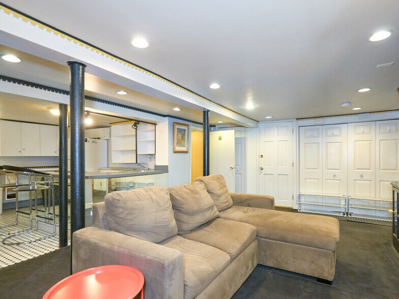 Building Photo - 18 Atherton Rd