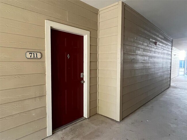 Building Photo - 2320 Gracy Farms Ln