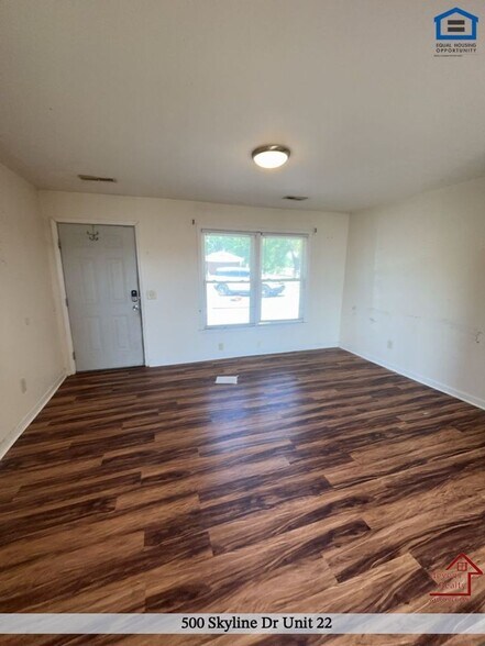 Building Photo - 500 Skyline Dr