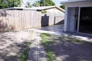 Building Photo - 3954 Coconut Cir N