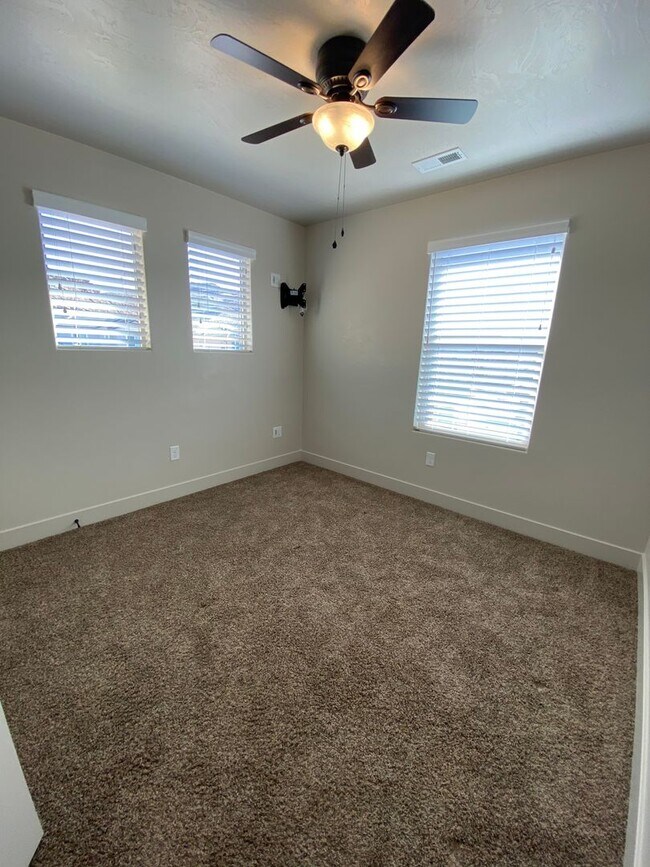 Building Photo - Gorgeous Home with HUGE backyard and play-set.