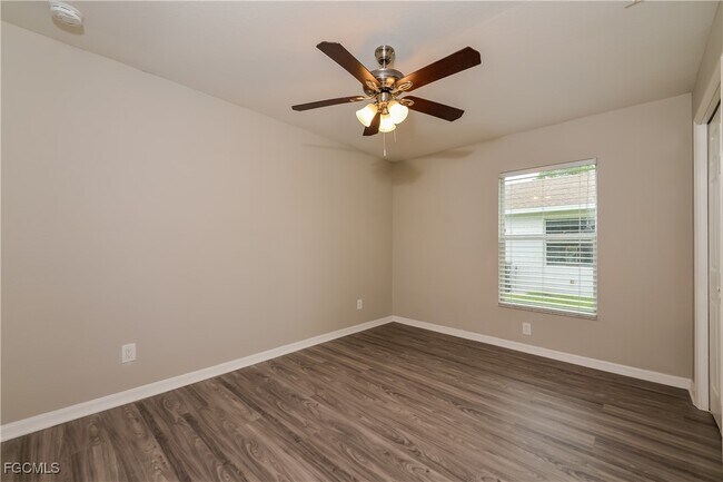 Building Photo - 1876 N San Mateo Dr