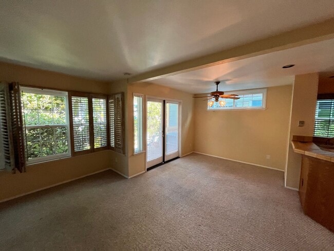Building Photo - Mission Beach, 2 bedroom, 2 bathroom, with...