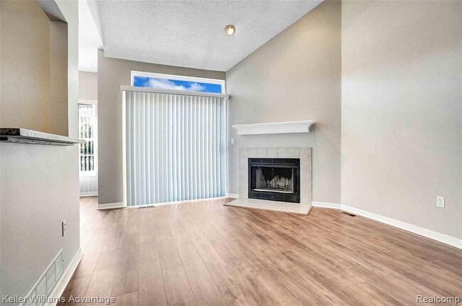 Building Photo - 31173 Livingston Dr