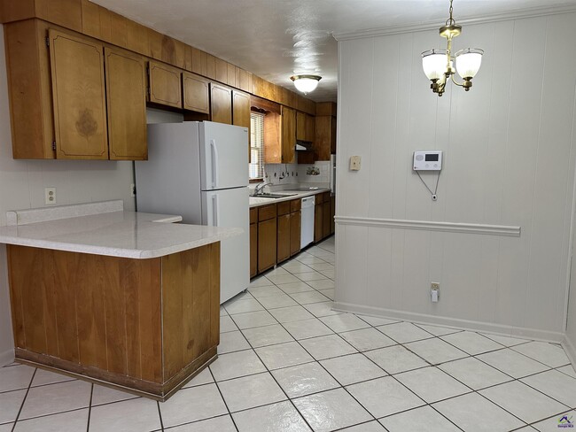 Building Photo - 1218 Creekwood Dr