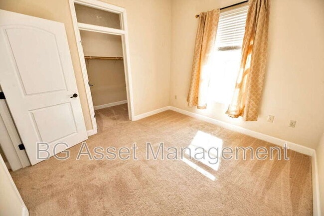 Building Photo - 1240 Sonata Dr