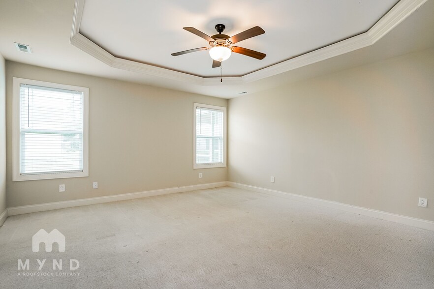 Building Photo - 991 Airedale Trail