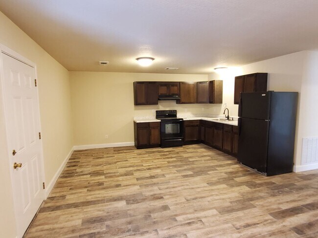 Building Photo - TEDDY DUPLEX