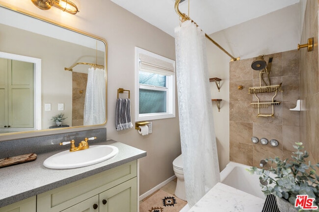 Building Photo - 1332 Ocean Park Blvd