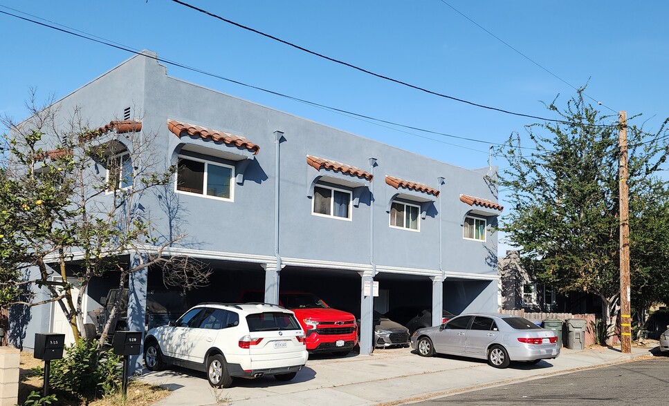 Building Photo - 1038 E 8th St