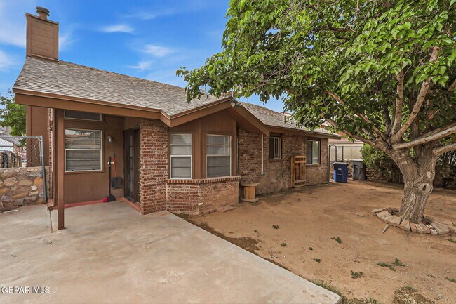 Building Photo - 10902 Yogi Berra Cir