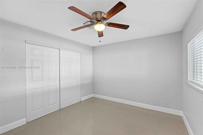 Building Photo - 1472 NE 62nd St