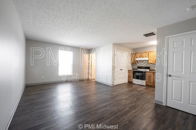 Building Photo - 1702W W Michigan St