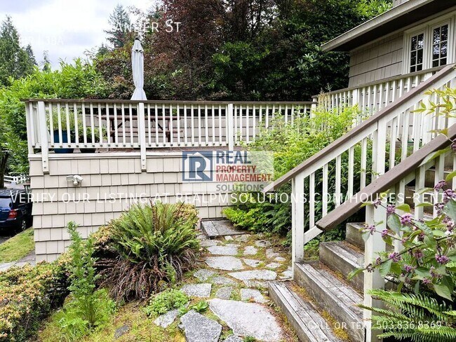 Building Photo - 3022 SW Periander St