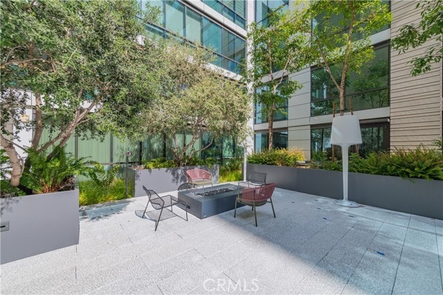 Building Photo - 400 S Broadway