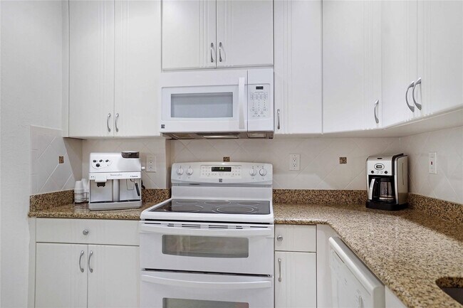 Building Photo - 4250 Galt Ocean Dr