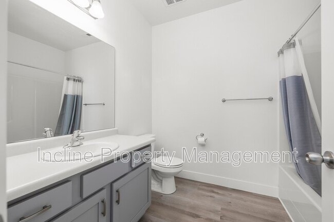 Building Photo - 547 N 360 W