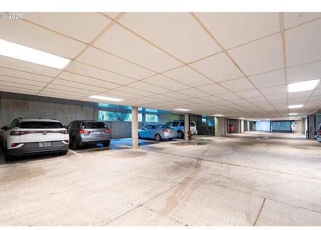 Building Photo - 8720 SW Tualatin Rd