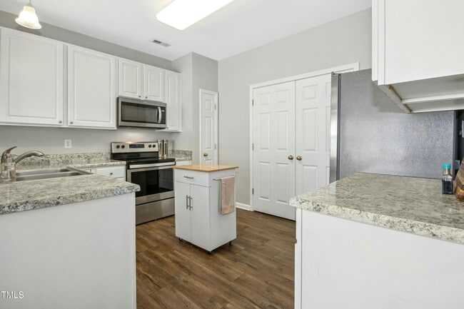 Building Photo - 2212 kurdrow - Bev Roberts Rentals and pro...