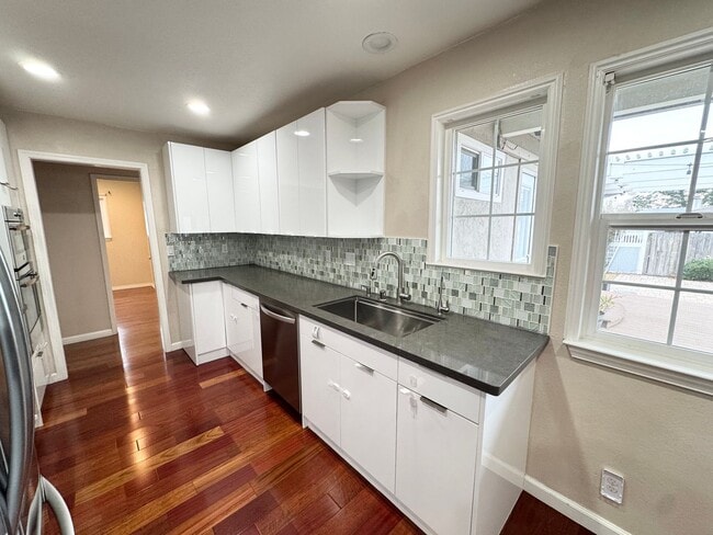 Building Photo - Perfect Shape Pleasanton Single Family Home in Val Vista neighborhood